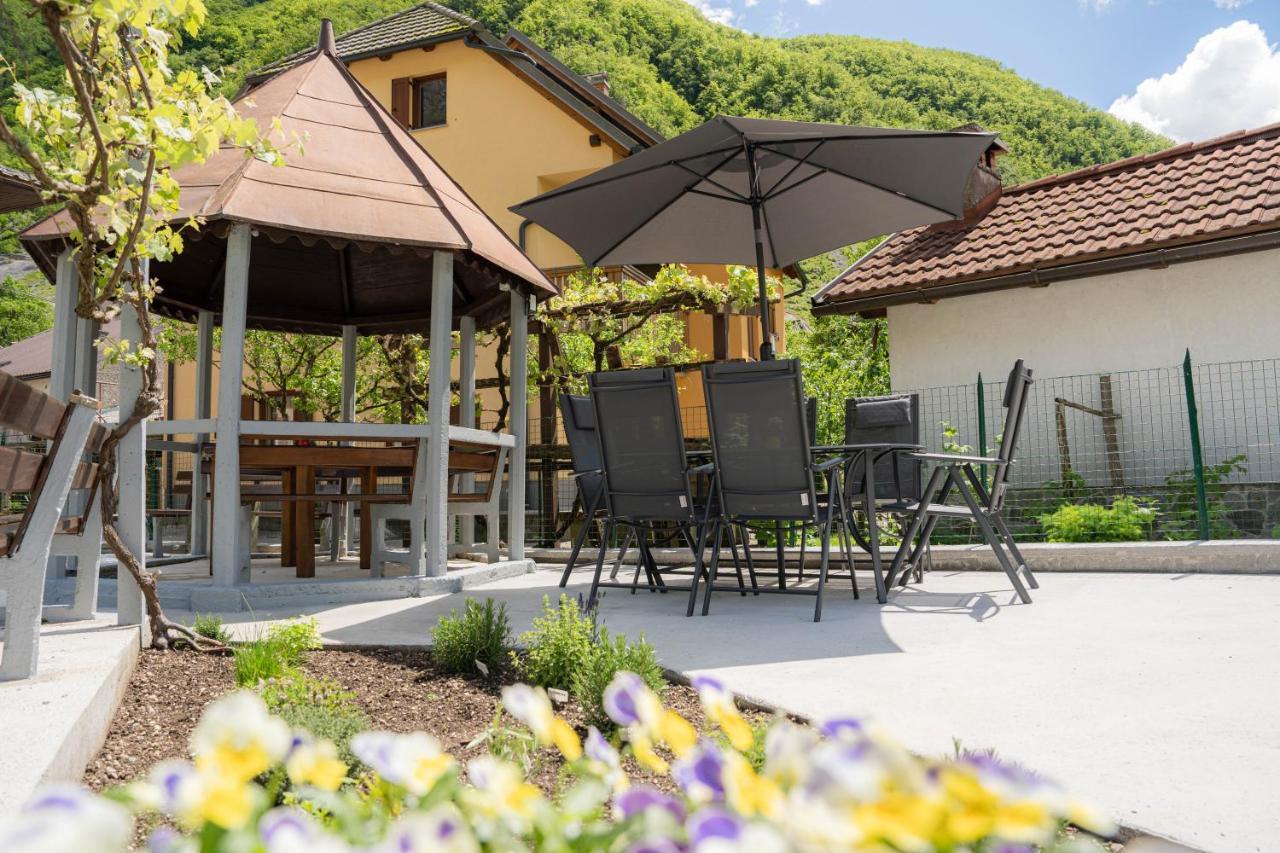 Relax House Soca Guest House Bovec Bagian luar foto