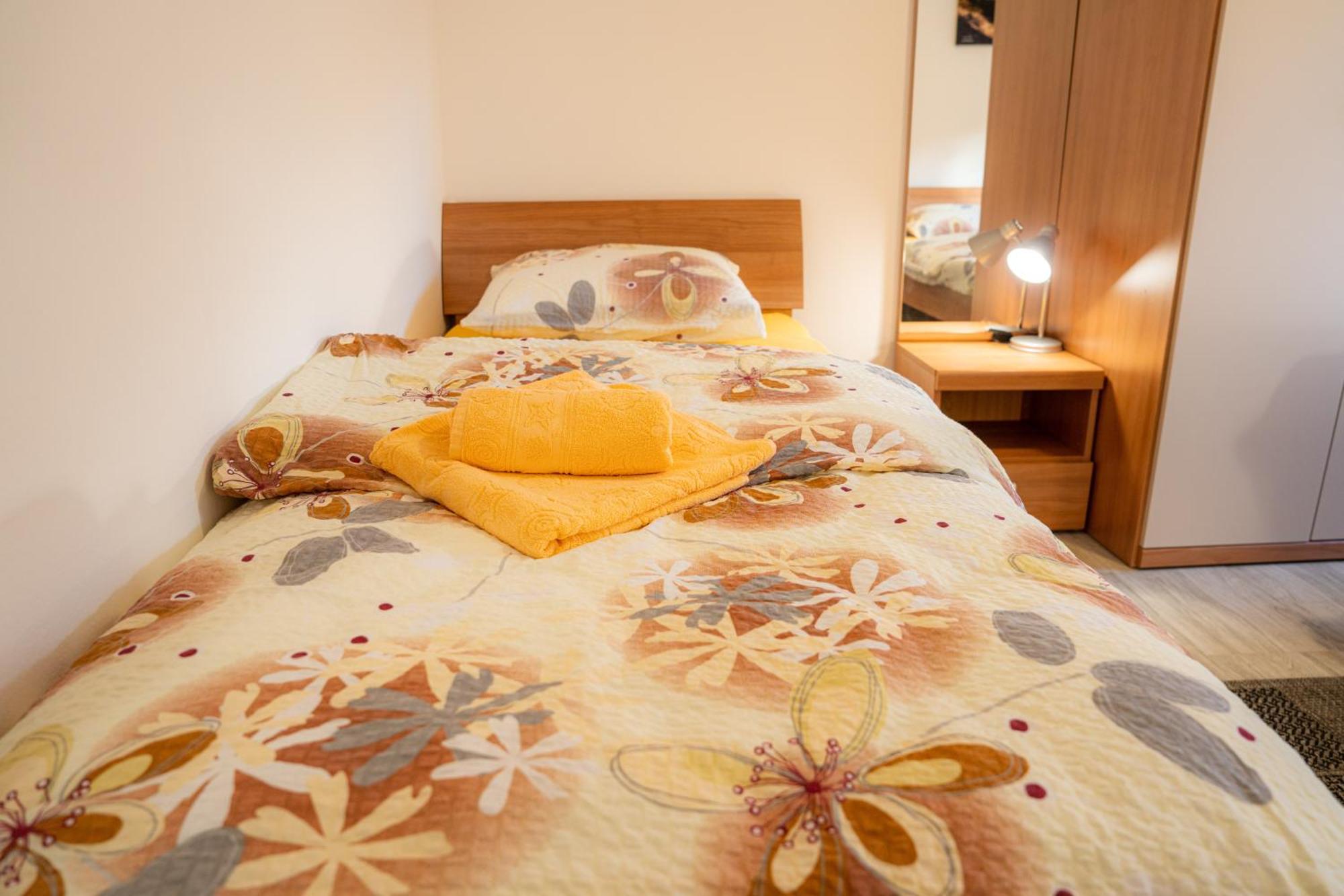 Relax House Soca Guest House Bovec Ruang foto